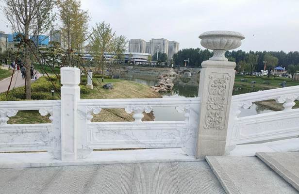 擅长各类高标准、高要求的景观石栏、河道石栏、古建石雕工程施工